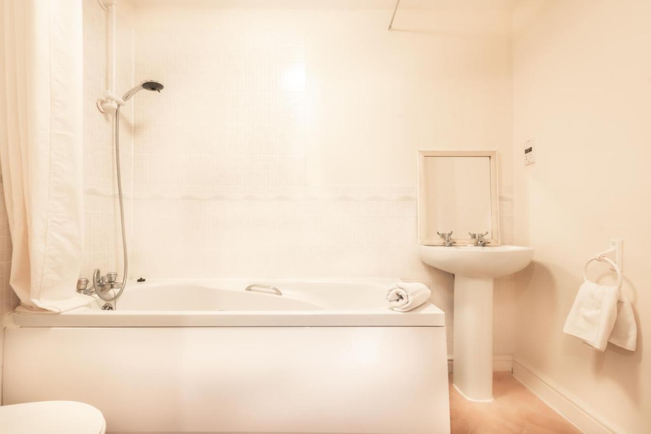 Best Price! 2 Bed City Centre - 4 Single Beds Or 2 Super King, Smart Tvs, Sofa Bed & Free Secure Parking サウサンプトン エクステリア 写真
