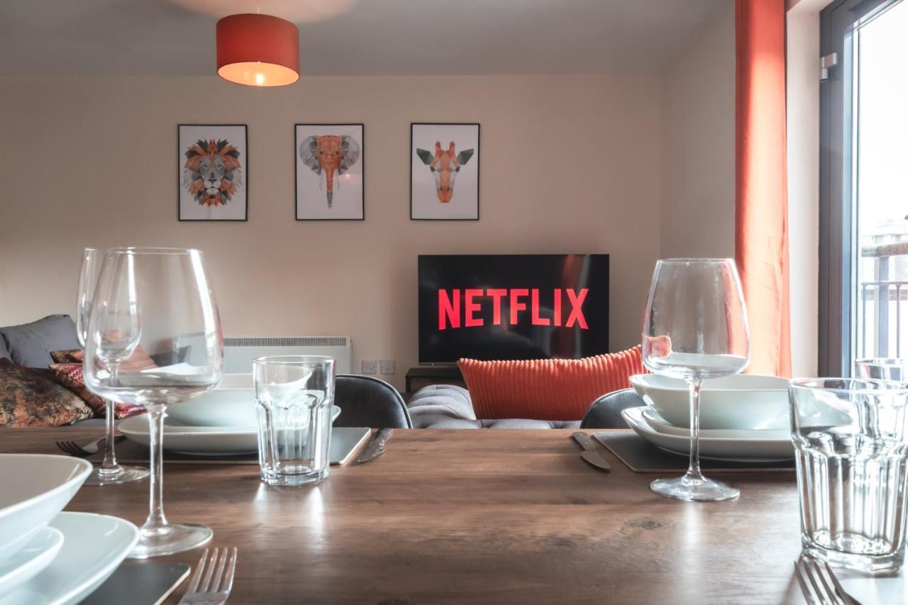 Best Price! 2 Bed City Centre - 4 Single Beds Or 2 Super King, Smart Tvs, Sofa Bed & Free Secure Parking サウサンプトン エクステリア 写真